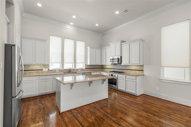 Building Photo - 2123 McIlhenny St