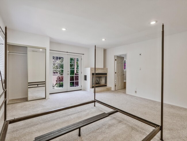 Two Closets - 4009 Beverly Glen Blvd
