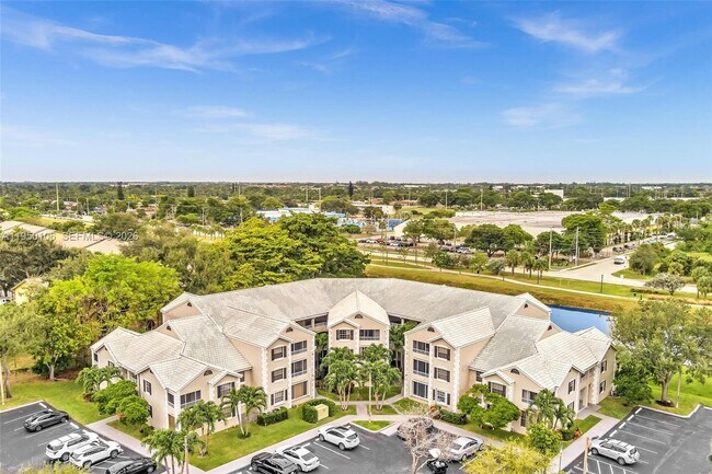 Building Photo - 2881 N Oakland Forest Dr