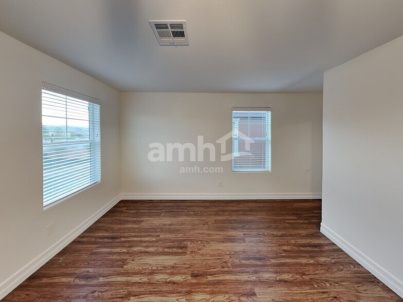 Building Photo - 918 Nero Ave