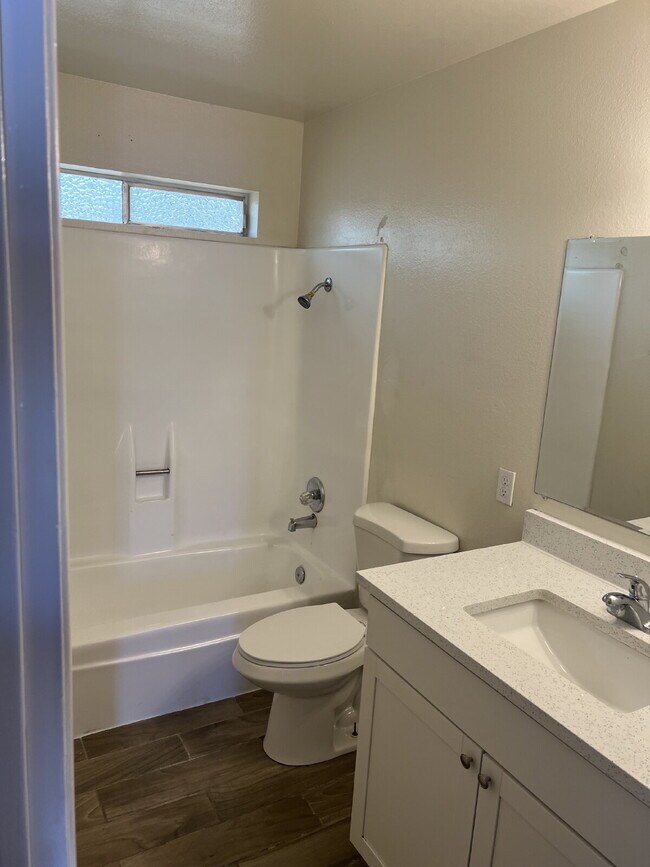 Building Photo - North Phoenix Updated Rental