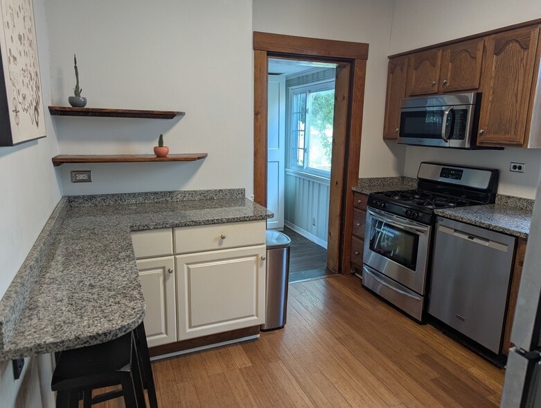 Kitchen - 2539 Marsh Ave