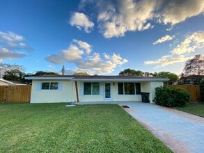 Building Photo - 124 NW 9th St