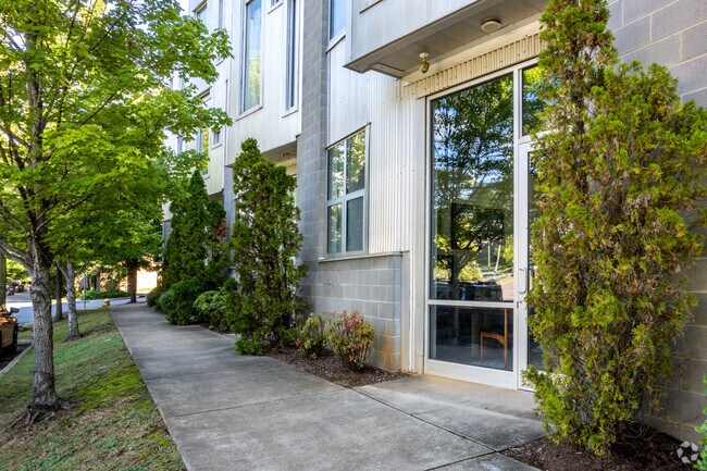 Building Photo - Steelhaus