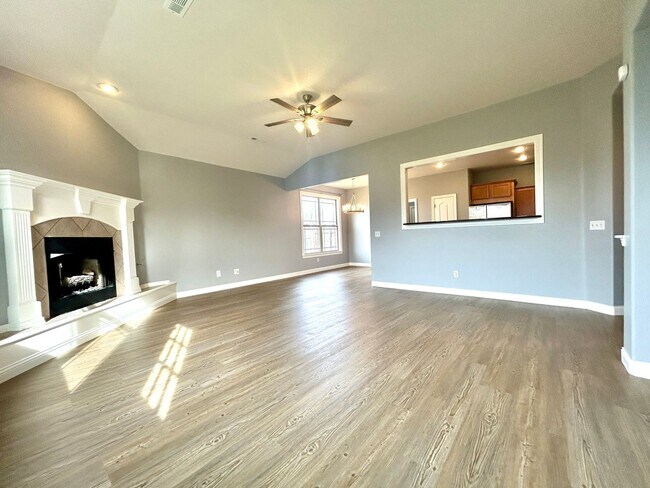 Building Photo - 3 bedroom 2 bath modern style home minutes from Centerton Main!!