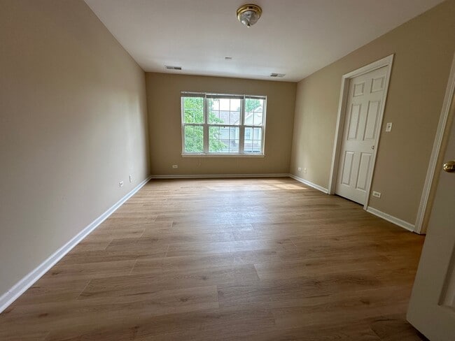 Building Photo - 2737 Borkshire Ln