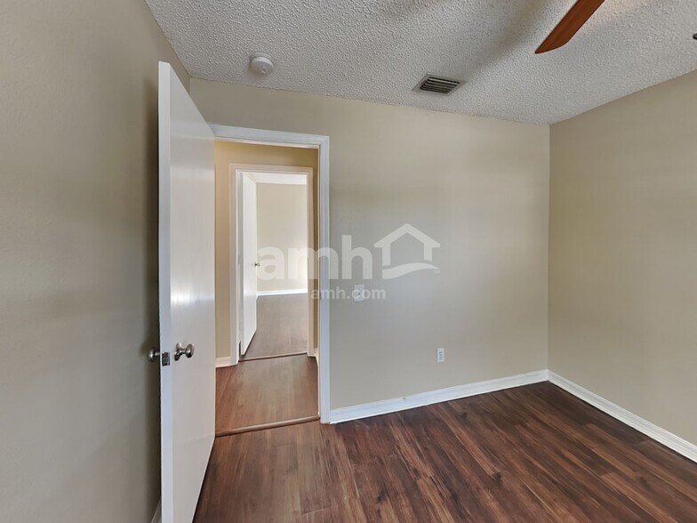 Building Photo - 12519 Dawn Vista Dr