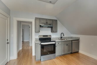 Building Photo - 24 Dunlap St
