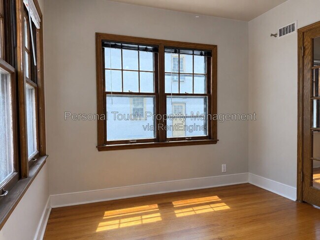 Building Photo - 704 8th St S