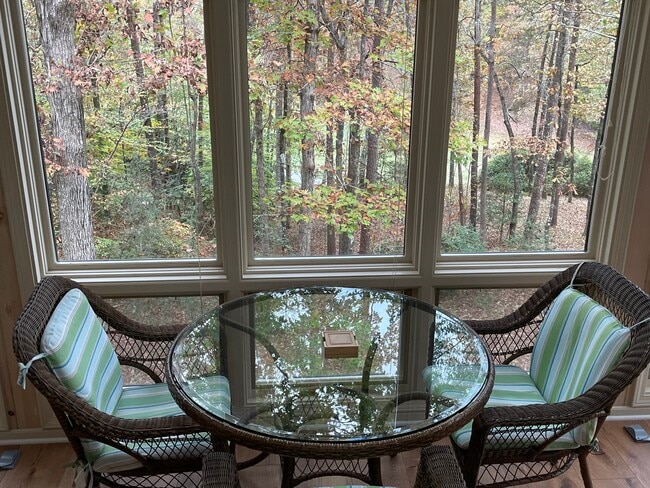 Building Photo - 33 Channel Ln