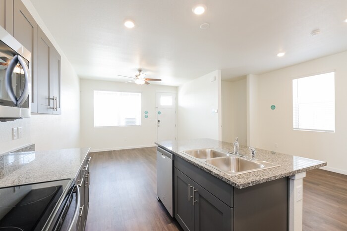 Building Photo - 13415 Oneida Ln