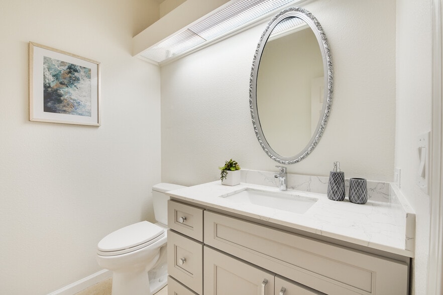 Half Bath - 1st floor - 30 Tiana Ter