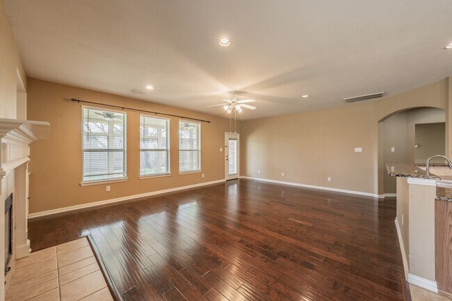 Building Photo - 3504 Oliver Dr