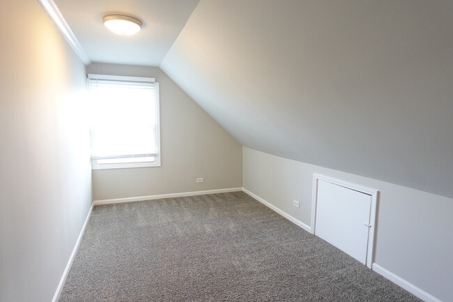 Building Photo - 161 W Franklin Dr