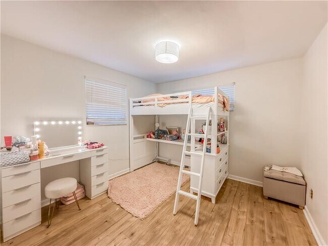 Building Photo - 92 Claireview Dr