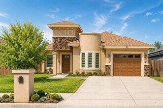 Building Photo - 27 Fuerte Ave