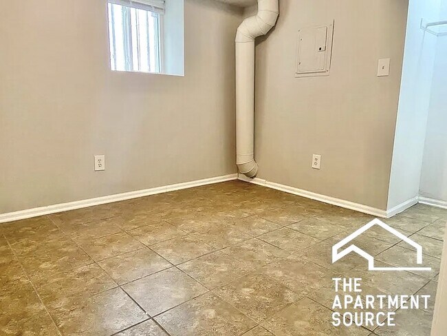 Building Photo - 4009 S Calumet Ave