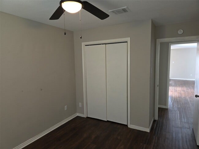 Building Photo - 6303 Gladewell Dr