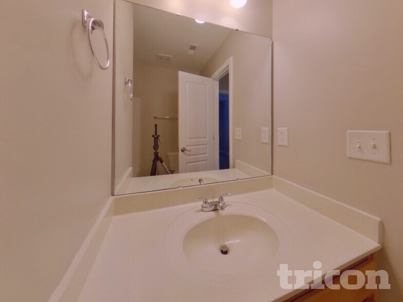 Building Photo - 19407 Fridley Ln