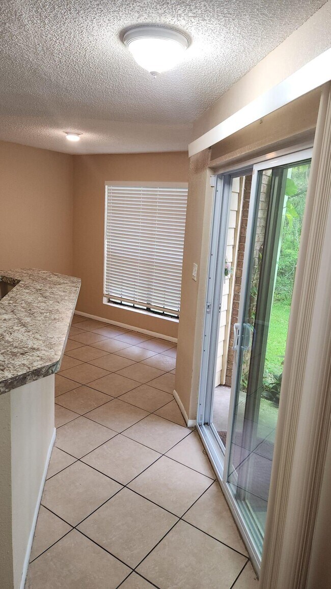 Building Photo - 8636 Mallard Reserve Dr
