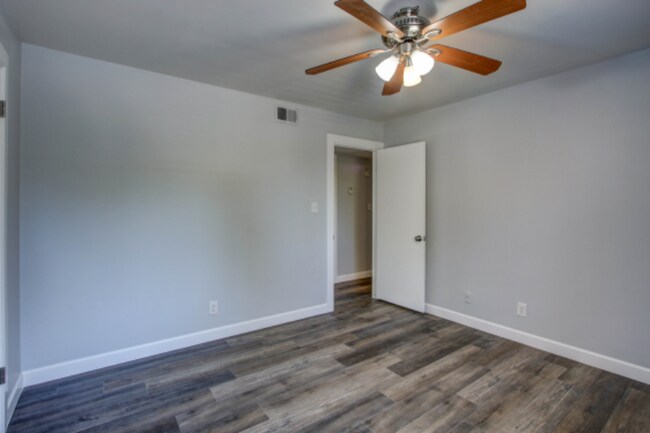 Building Photo - 4440 E 68th St