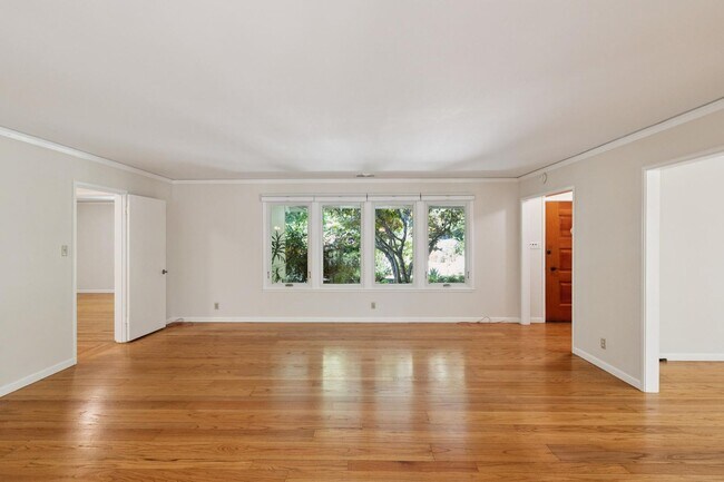 Building Photo - 970 Palo Alto Ave