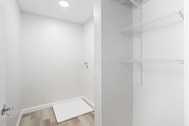 Building Photo - Townes of West Albany