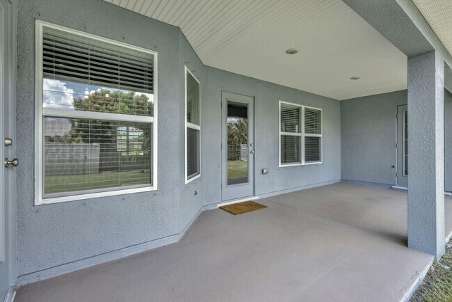 Building Photo - 6775 NW Abigail Ave