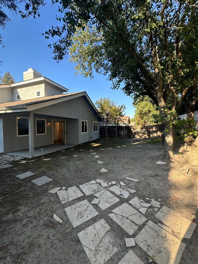 Building Photo - 10042 N Grouse Run