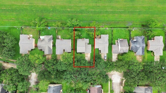 Building Photo - 2822 Great Lakes Ave
