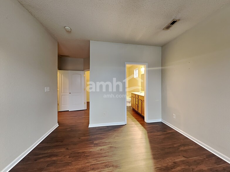 Building Photo - 11309 Loudon Ln