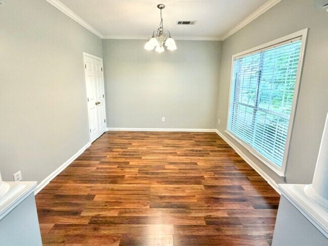 Building Photo - 8611 High Cotton Cove