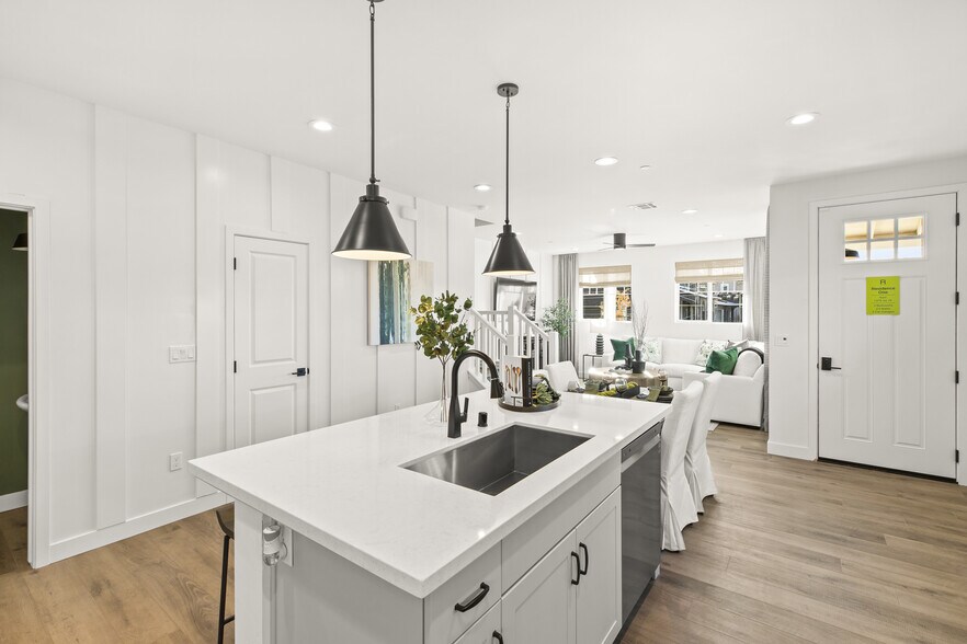 Building Photo - 1052 Stuart Way