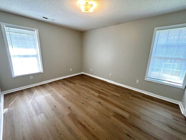 Building Photo - 124 Railroad Ridge Rd