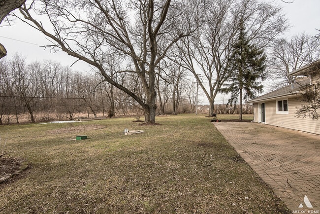 Building Photo - 106 Sharon Dr