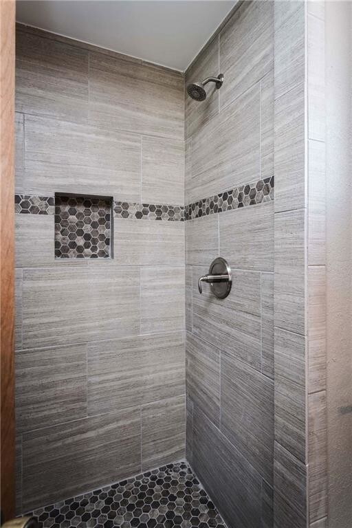 Building Photo - 701 El Parque Dr