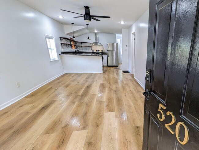 Building Photo - 520 48th St S