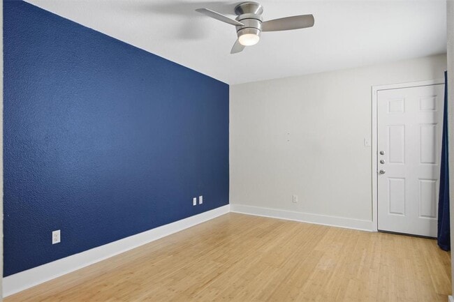 Building Photo - 2814 Oak Springs Dr