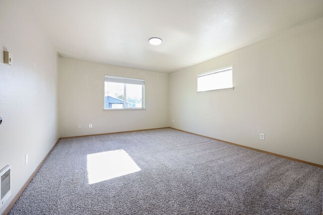 Building Photo - 4bed/2.5 Bathroom house - SE Portland