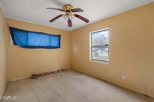 Building Photo - 3051 Amherst St