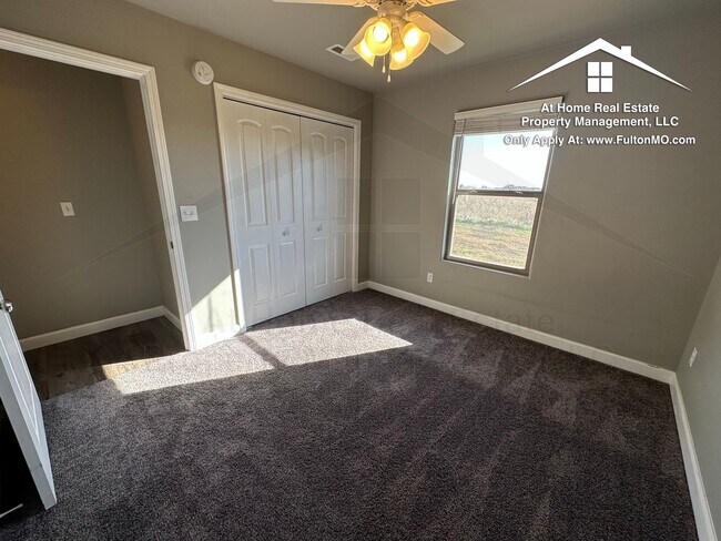Building Photo - 506 Commons Dr