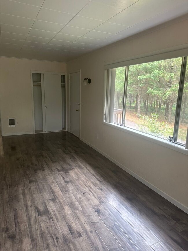 Building Photo - 2-bedroom 1 bath House