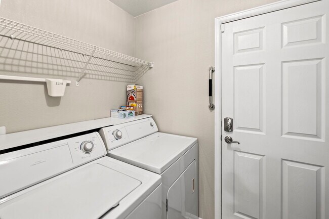 Building Photo - 626 Rolling Rock Point