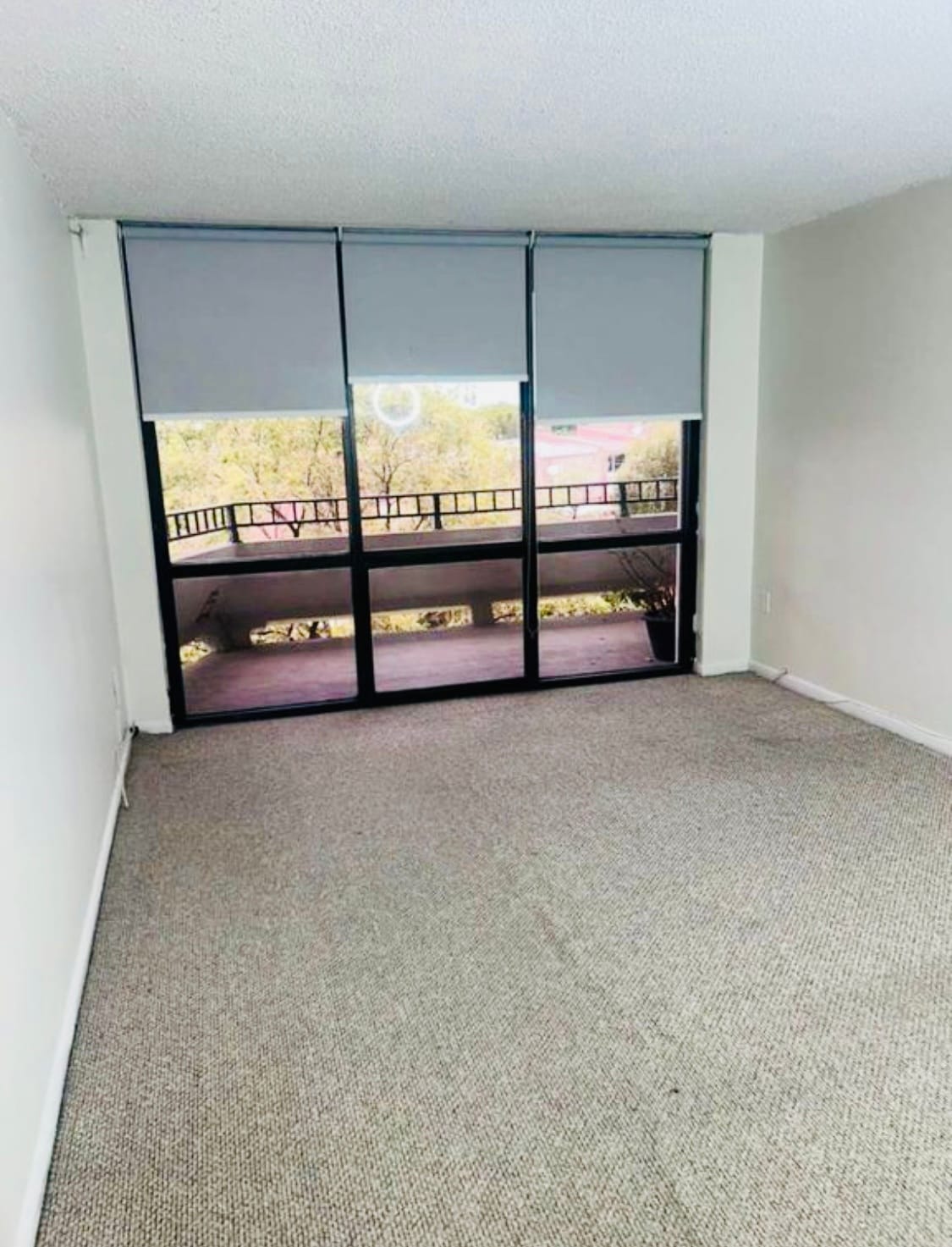 Building Photo - 13951 Kendale Lakes Cir
