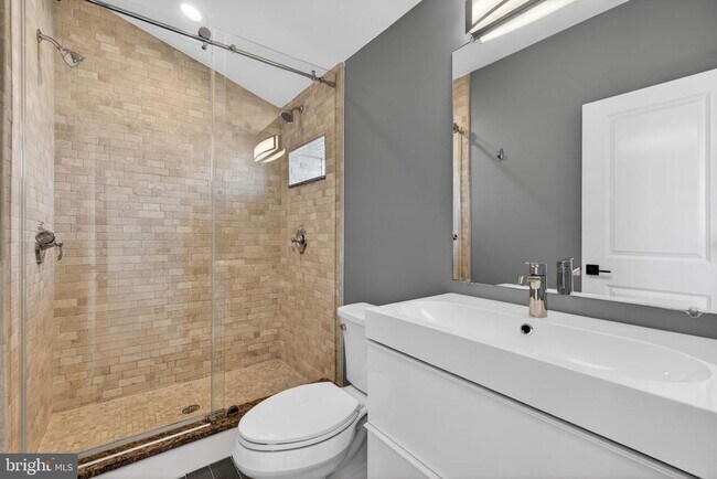 Building Photo - 1328 Maryland Ave NE