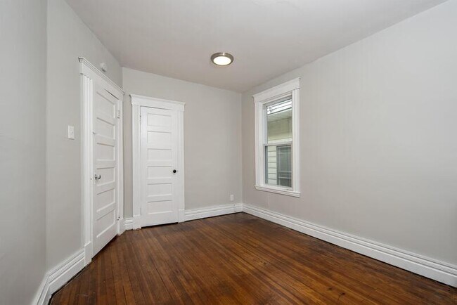 Building Photo - 115 N Allen St