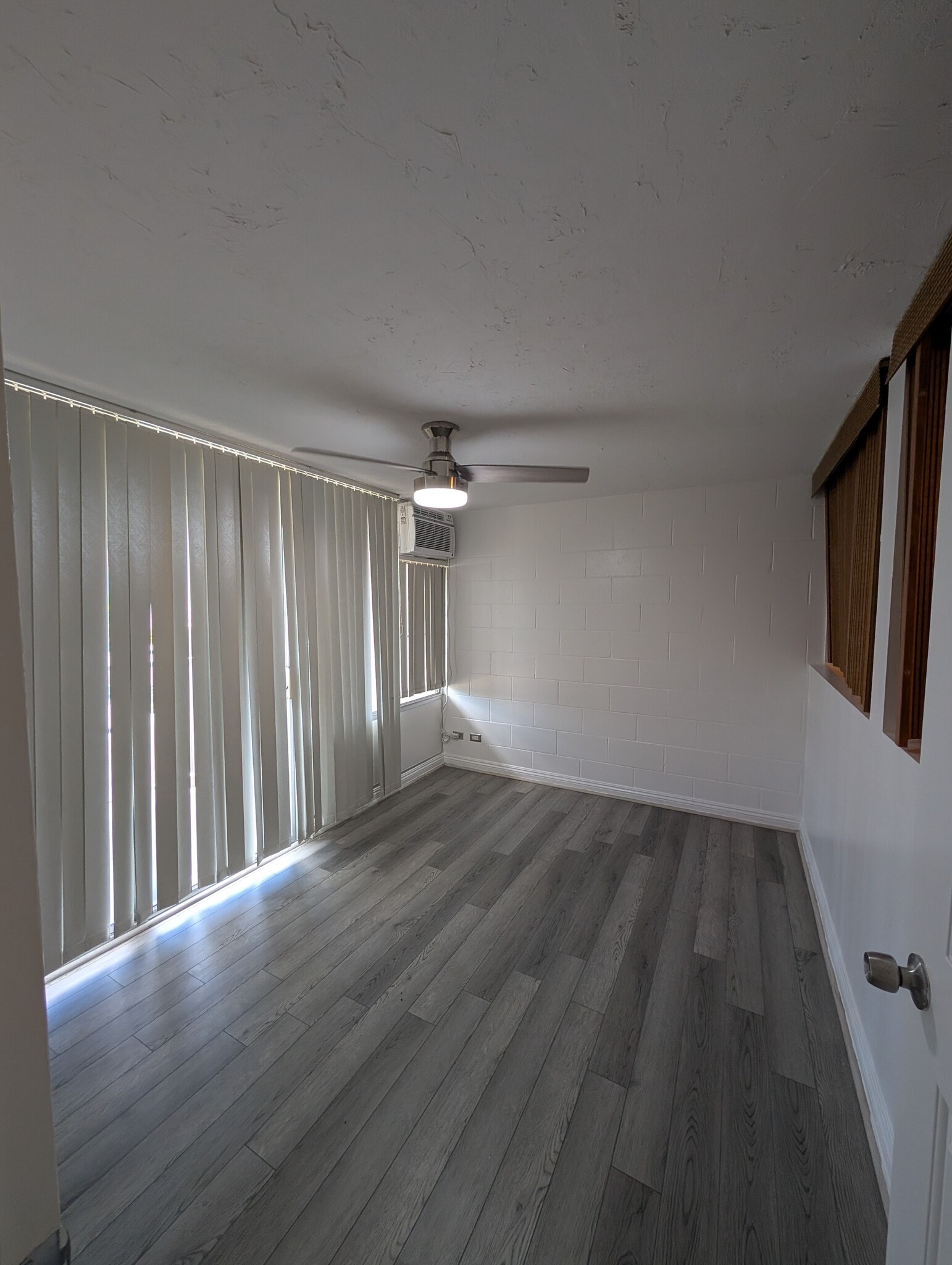Building Photo - 1129 Rycroft St