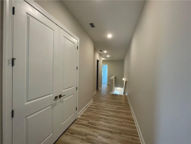Building Photo - 716 Stickley Oak Way