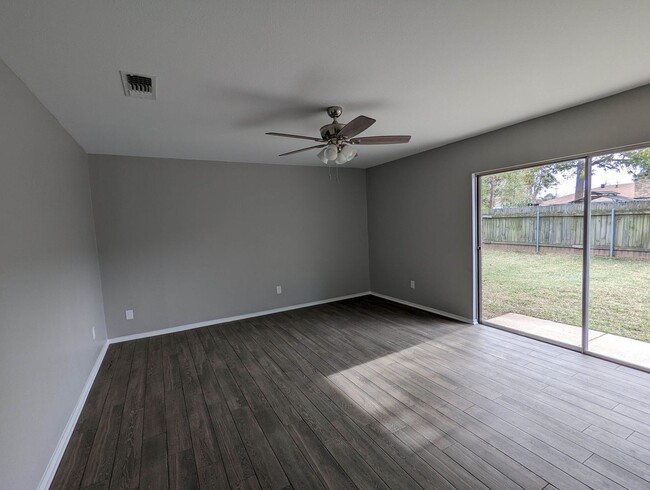 Building Photo - Newly Remodeled South Bossier 4/2 Home