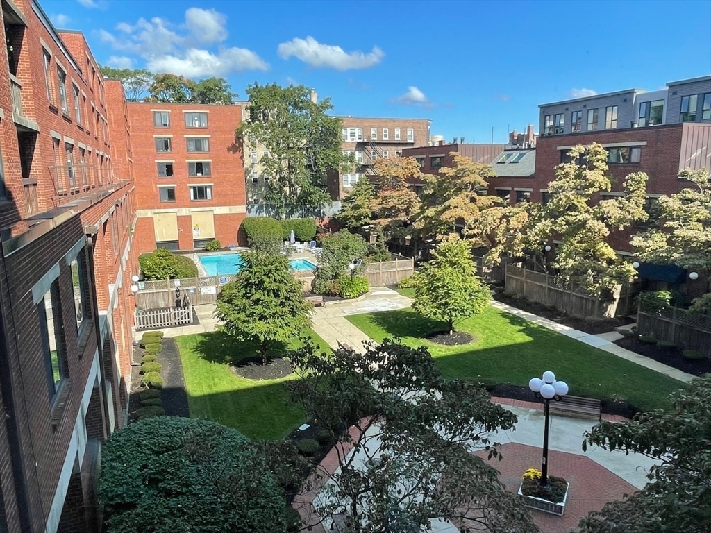 Building Photo - 85 Brainerd Rd